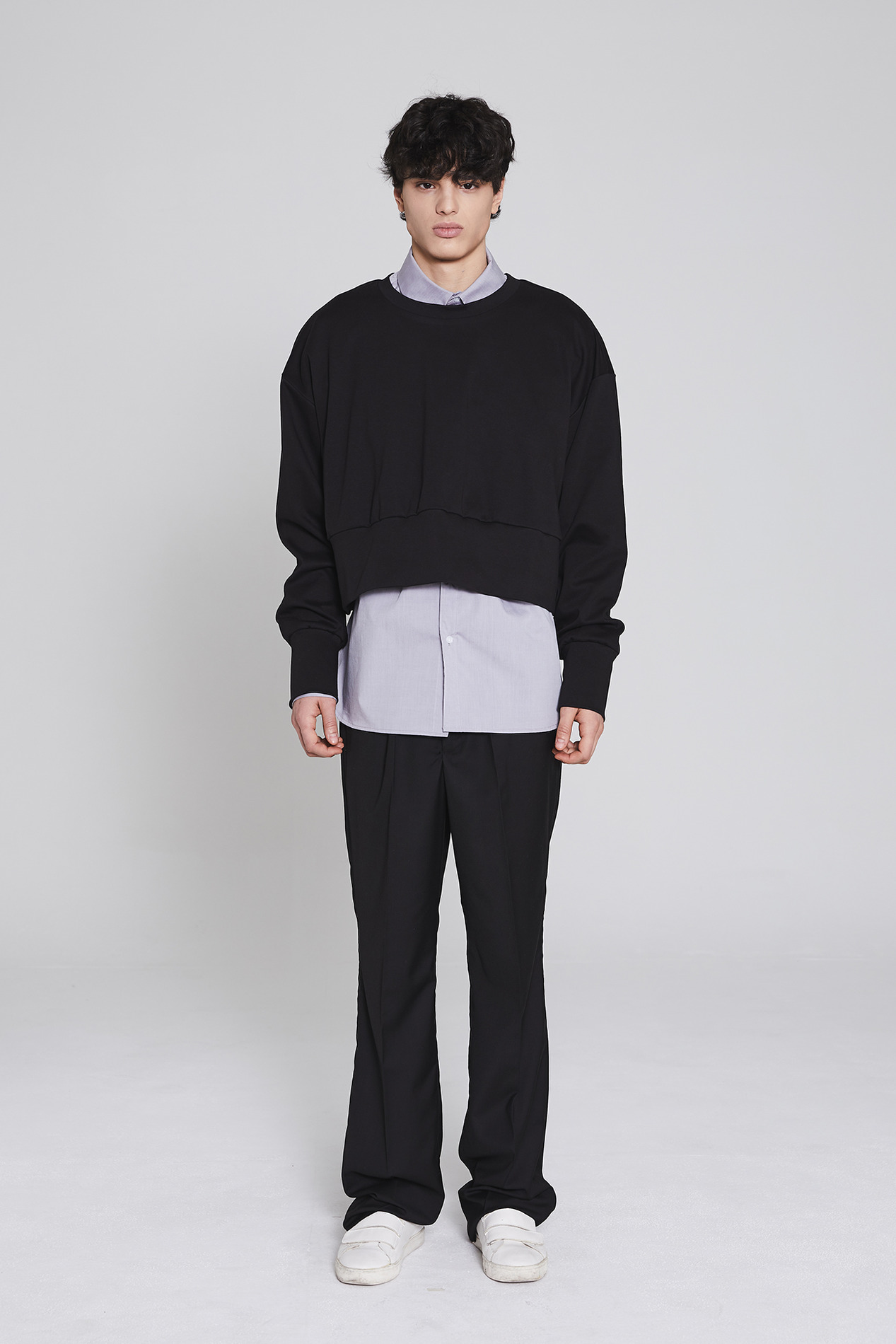 MILLIN Crop sweatshirt(black)